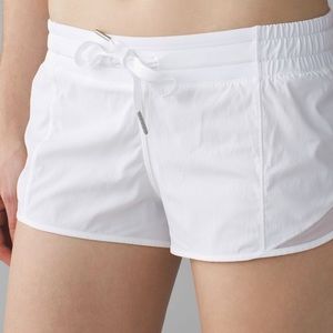 White hotty hot 2.5 lululemon shorts!!!